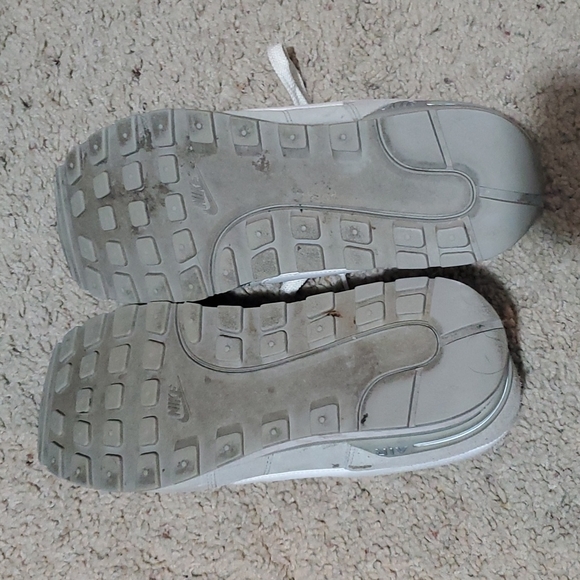 Mens Nike Retro Shoes - Picture 2 of 6